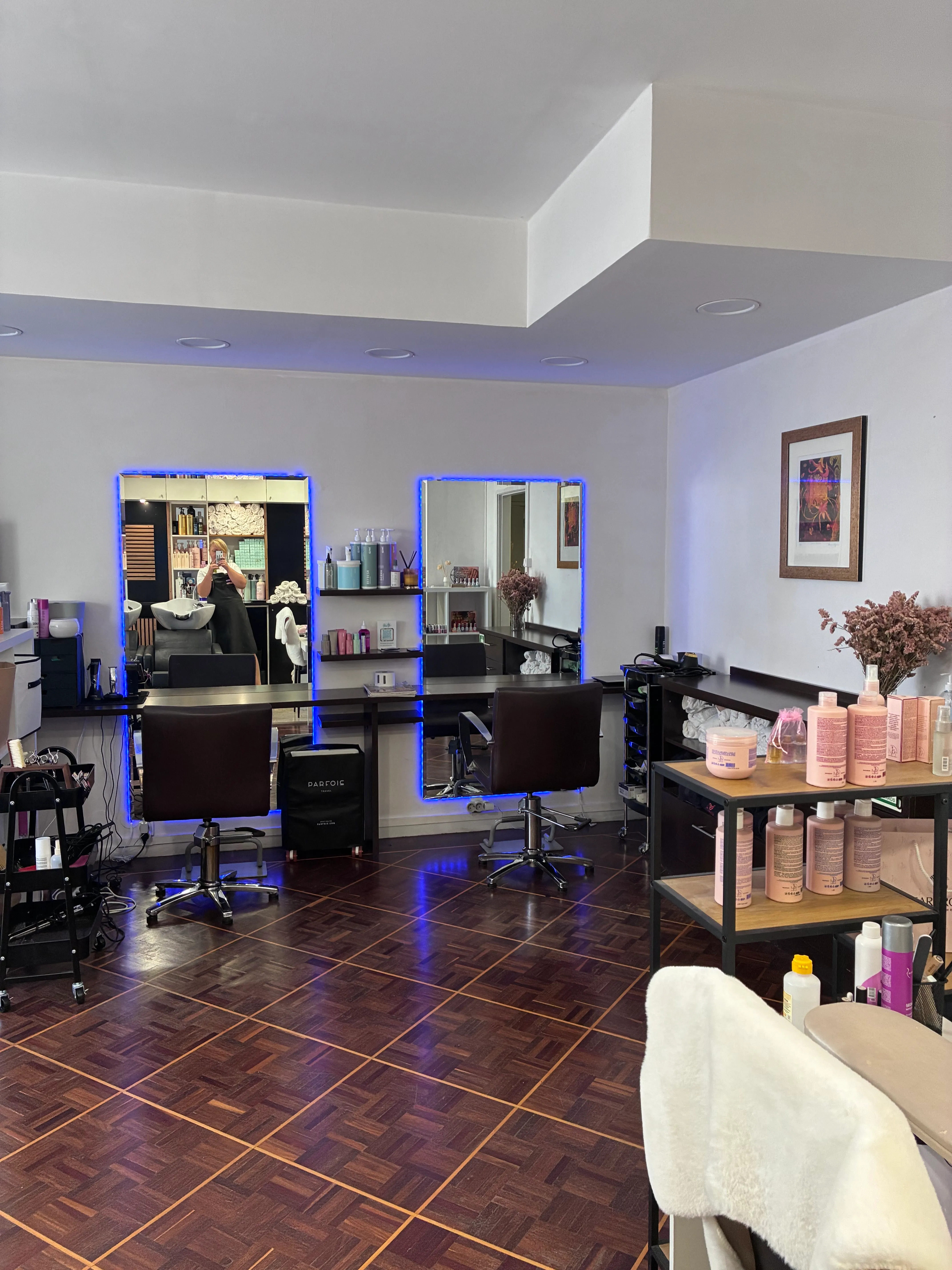 Hair area inside Beauty Port